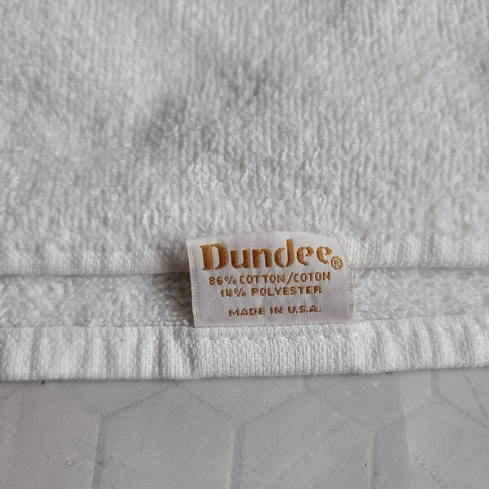 Dundee vtg 80s